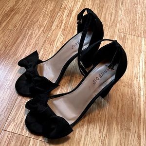 Black Bow Heels